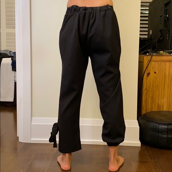 Versatile and unique pants - Picture 3 of 6